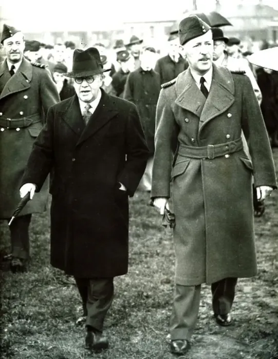 : Air Minister Sir Kingsley Wood with Air Cief Marshall Sir Cyril Newall Chief of the Air Staff (1937-40) at Hendon RAF May 1938 : Air Minister Sir Kingsley Wood with Air Cief Marshall Sir Cyril Newall Chief of the Air Staff (1937-40) at Hendon RAF May 1938