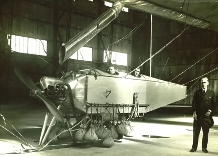 : Airship development company AD-1 Suspended Gondala : Airship development company AD-1 Suspended Gondala