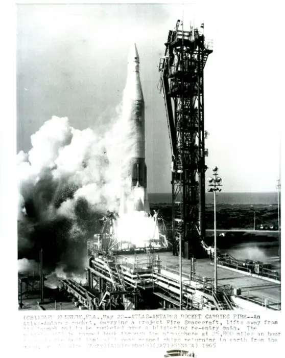 : Atlas Antares Rocket carries a Project Fire Spacecraft as it launches from Cape Kenedy May 1965 : Atlas Antares Rocket carries a Project Fire Spacecraft as it launches from Cape Kenedy May 1965