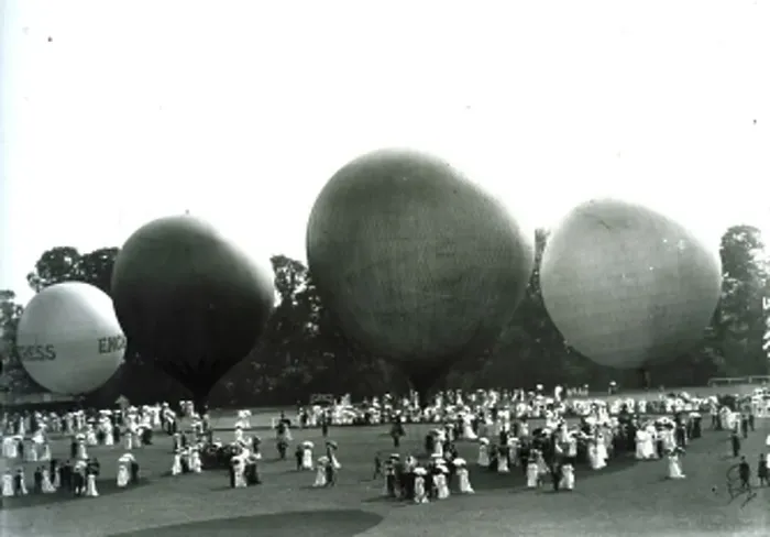 : balloons at international air race HurlinghamJuly 1906 : balloons at international air race HurlinghamJuly 1906