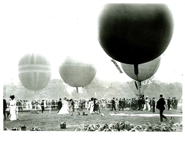 balloons at Ranelagh airshow July 1907