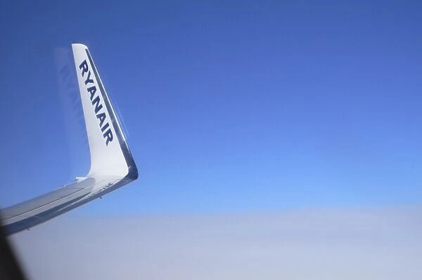 Boeing 737-800 Ryanair logo on winglet