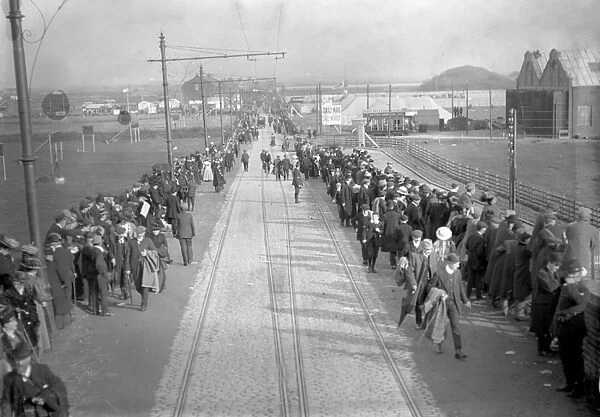 Crowds gather at the venue for the Flying Meeting