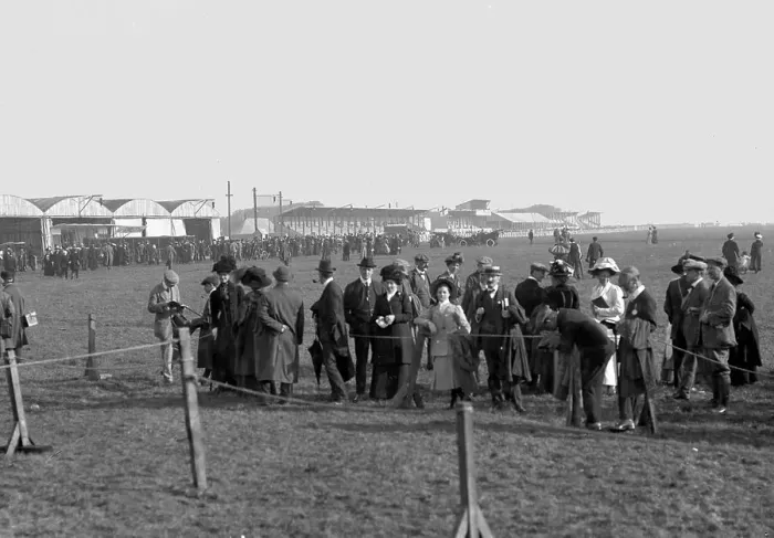 Framed Print : Crowds inspect the aircraft attending the Flying Meeting at Winter Gardens Flying Ground Framed Print : Crowds inspect the aircraft attending the Flying Meeting at Winter Gardens Flying Ground