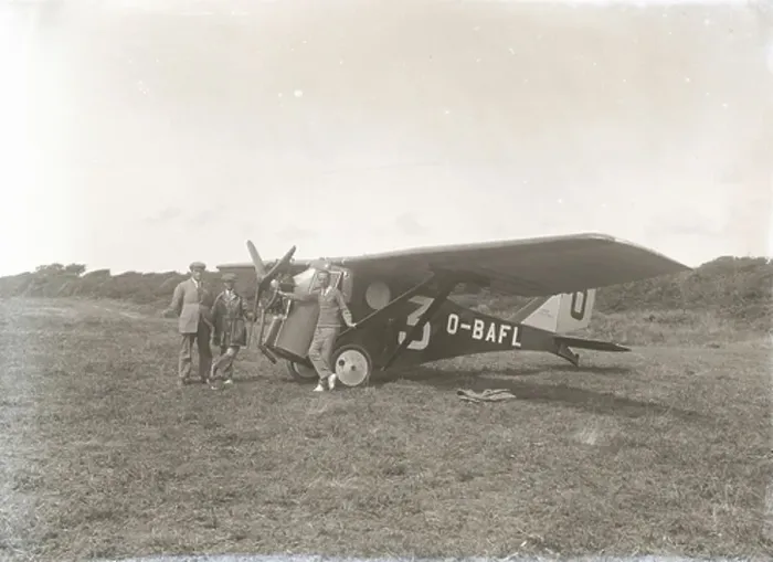 : he Demonty-Poncelet Limousine, a Belgian entry to the 1925 Vauville lightplane tournament : he Demonty-Poncelet Limousine, a Belgian entry to the 1925 Vauville lightplane tournament
