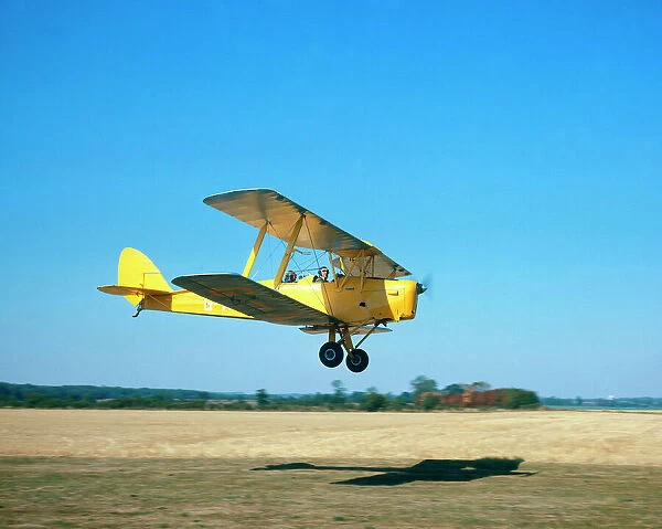 DH82A Tiger Moth. DH Tiger Moth (c) Flight