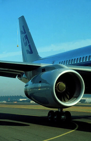 Engine: RR RB211. B757 RB211 engine Flight