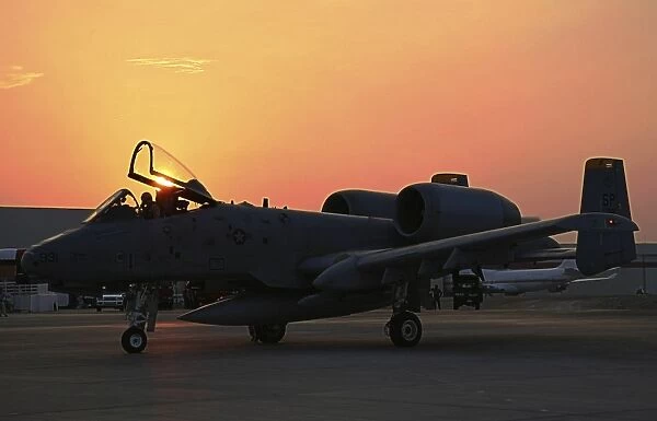Fairchild A-10 Thunderbolt in Dubai at sunset
