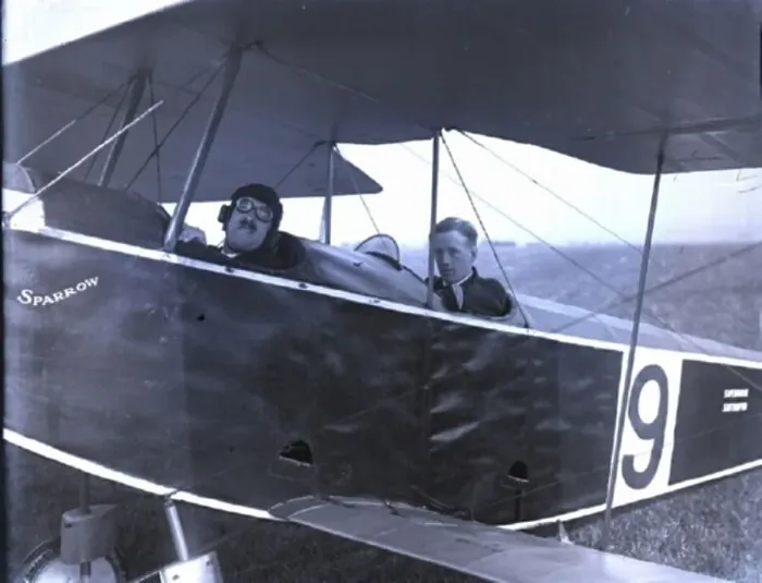  : Flight, SUP00173