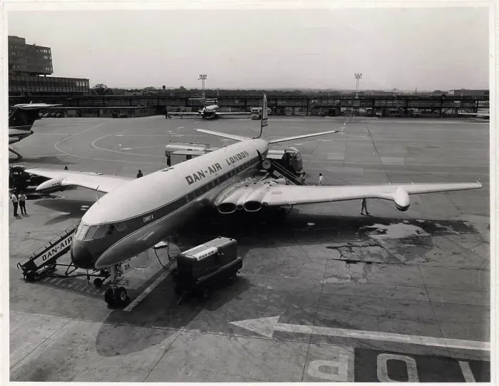 Framed Print : De Havilland Comet, 00000022 Framed Print : De Havilland Comet, 00000022
