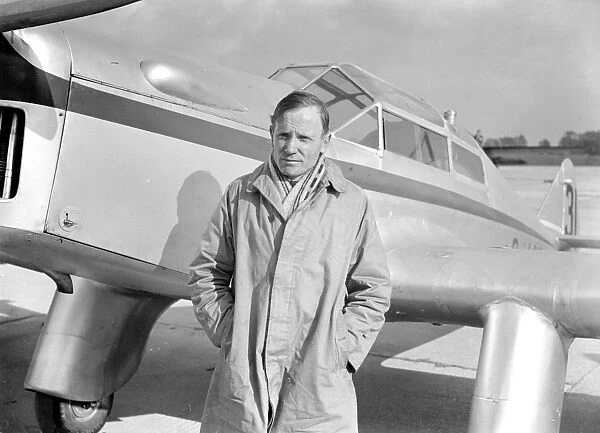 H.L. Brook. Mr H L Brook Mildenhall MacRobertson race 10 / 34 (c) The Flight Collection