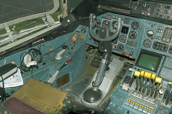 iml_139. pilots seat and controlls on the Ant 225 the worlds larrgest aircraft