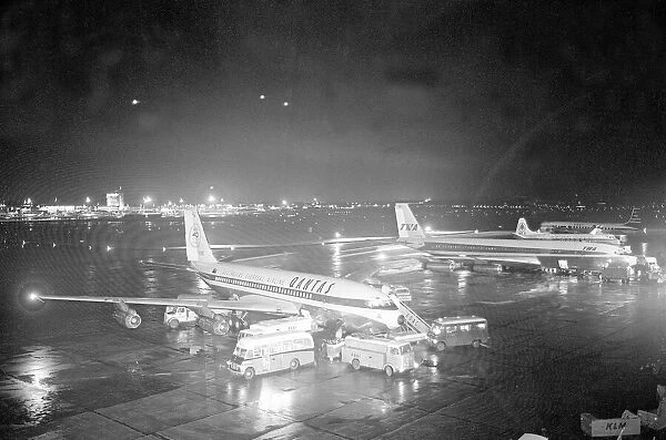 London Heathrow. Boeing 707