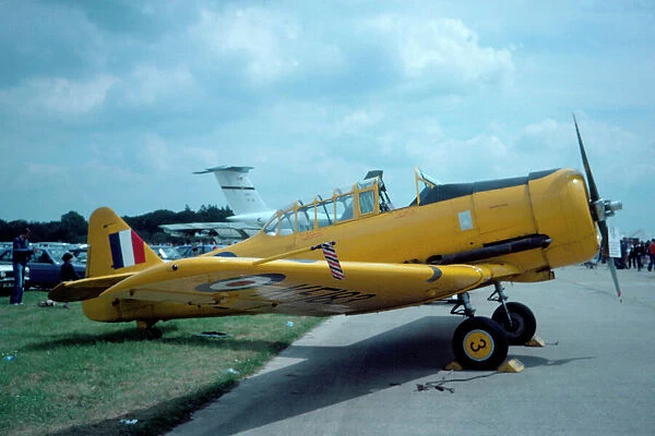 North American T6. North American Harvard, RAF KF183