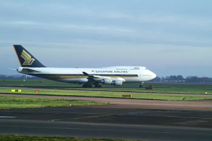 Framed Print : singapore airlines 747-412;manchester airport;taxing;bright and overcast; Framed Print : singapore airlines 747-412;manchester airport;taxing;bright and overcast;