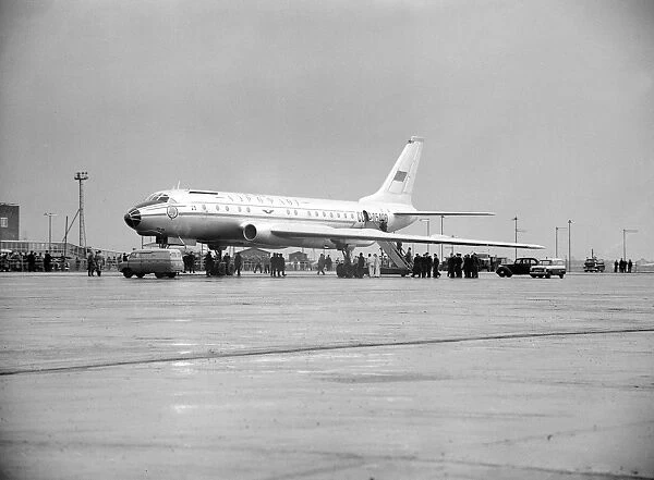 Tupolev Tu-104 Aeroflot CCCP-N5400 Heathrow 1956 (c) Flight