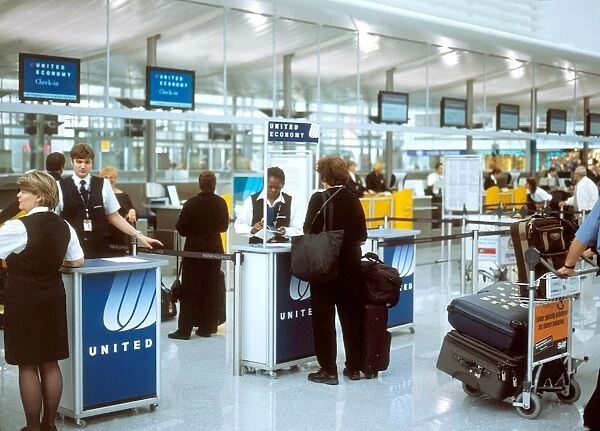 united check in desks us airliner exra security t2 munich int airport loasby luggage baggage suitcases trollie