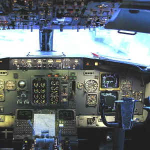 737-500 Cockpit