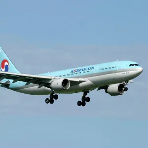 Airbus A330-200 Korean Air landing into Nadi Airport, Fiji