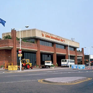 Airports: Luton 1980 s