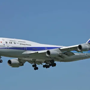 Boeing 747-400 ANA