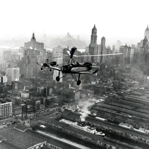 Cierva Autogiros flying over New York in 1930s