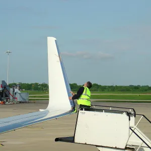 Inspection of Boeing 737-800 Ryanair winglet after birdstrke