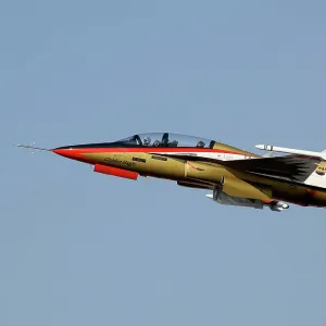 Korean Aerospace T-50 at Dubai airshow 2005