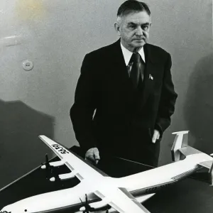 Oleg Antonov and model of his plane AN-22