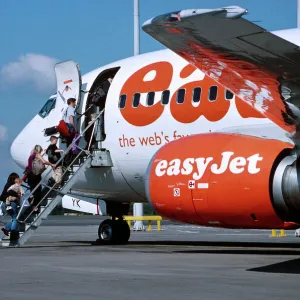 Pax embarking Easyjet flight