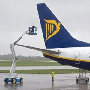 Ryanair 737-800 Lightning Strike Inspection Stansted 20 July 200 Ryanair 737-800 Lightning Strike Inspection Stansted 20 July 200