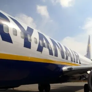 Ryanair B737-800 Jerez Airport LOGO view Ryanair B737-800 Jerez Airport LOGO view