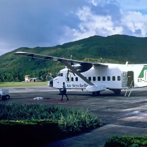 Shorts Air Seychelles at Prasline Airport, Seychelles