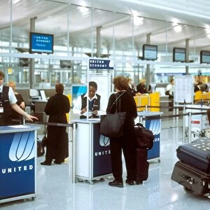 united check in desks us airliner exra security t2 munich int airport loasby luggage baggage suitcases trollie