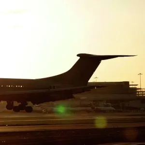 Vickers VC10 final medical flight in from Gulf