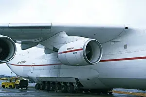 Antonov 225, engine hard point and starboard undercarriage