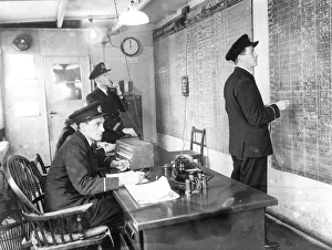 <b class=qtipBold><figcaption>ATC controllers 1948</figcaption></b><br>Northolt tarmac control 1948<br><em>© Flight Global 2009 - All Rights Reserved</em> ATC controllers 1948