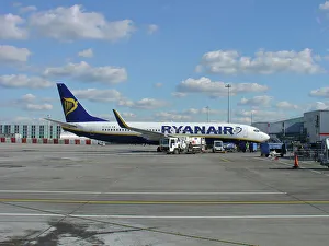 Boeing 737-800 Ryanair refuelling at Stansted Airport