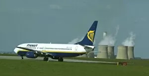 Images Dated 3rd May 2006: Boeing 737 Ryanair at East Midlands Airport