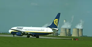 Images Dated 3rd May 2006: Boeing 737 Ryanair at East Midlands Airport