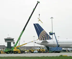 Boeing 757-200 Detaching rudder from the fin following a lightning strike