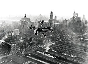 Cierva Autogiros flying over New York in 1930s