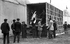 Claude Grahame-White and the unpacking of his monoplane