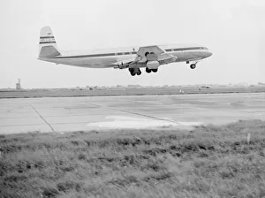 DH Comet on 1st passenger jet flight, London to Johannesburg