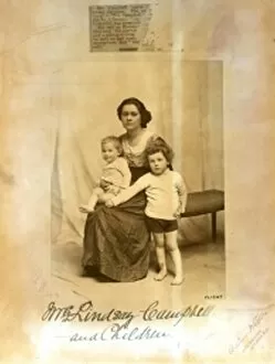 Flight Collection: Edwardian family (mother and two children, 1910