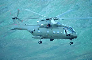 <b class=qtipBold><figcaption>EH101 Merlin</figcaption></b><br>EH101 Merlin HC3 RAF Allen<br><em>© Flight Global 2009 - All Rights Reserved</em> EH101 Merlin