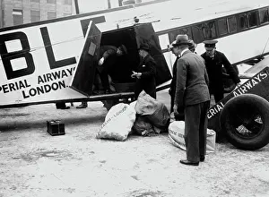 flt aw argosy imperial airwys croydon apr 1929 loaing post