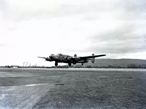 Flight Gallery: hakleton 2 RAF taking off, 1958
