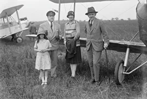 <b class=qtipBold><figcaption>Lady Heath</figcaption></b><br>Pat Rox, Cdr H Scott Paine, Lady Heath, Gen P R C Grovis, Hampshire Pagent, 31/05/28<br><em>© Flight Global 2009 - All Rights Reserved</em> Lady Heath