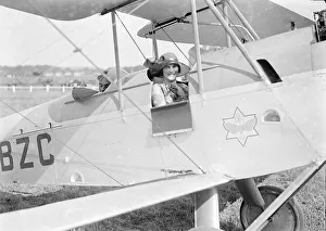 <b class=qtipBold><figcaption>Lady Heath in DH Moth</figcaption></b><br>Lady Heath in DH Moth 1928<br><em>© Flight Global 2009 - All Rights Reserved</em> Lady Heath in DH Moth